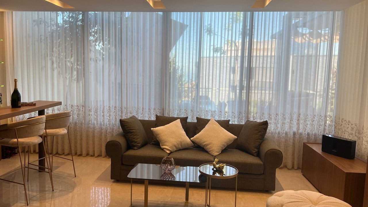 https://www.albaradigallery.com/wp-content/uploads/2023/11/albaradi-gallery-curtains-beirut-matn-cornet-chehwan-rabieh-services-banner.jpg